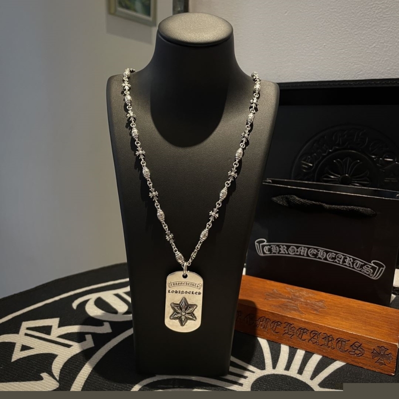 Ch**me He**ts necklaces